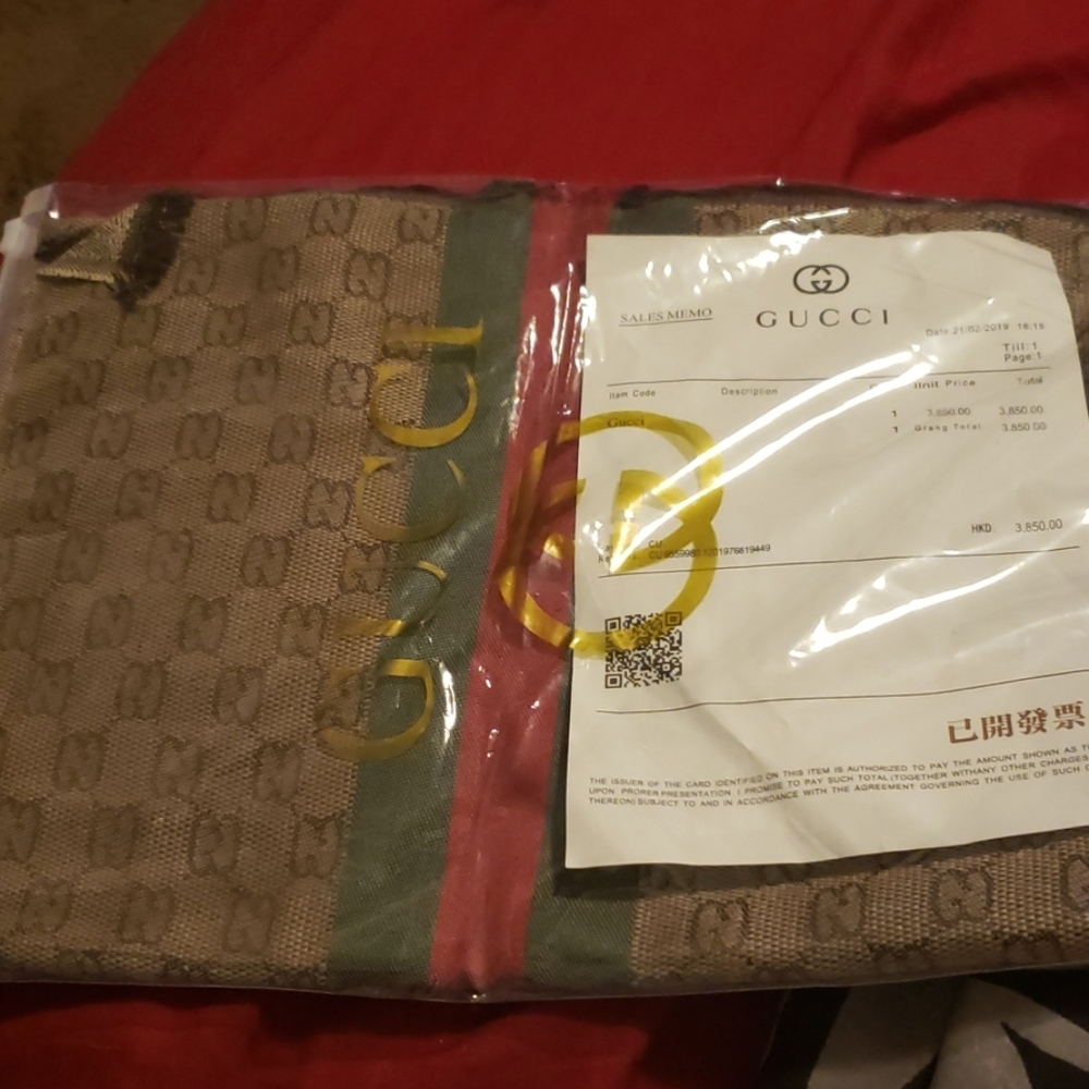 Gucci scarve